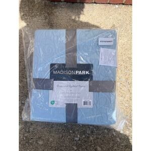 Madison Park Oversized Quilted Throw  60in x 70in